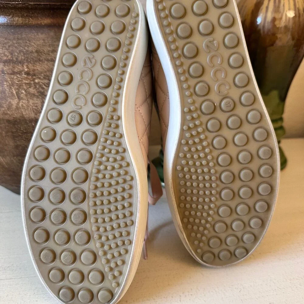ECCO Blush Pink Quilted Sneakers-EUC